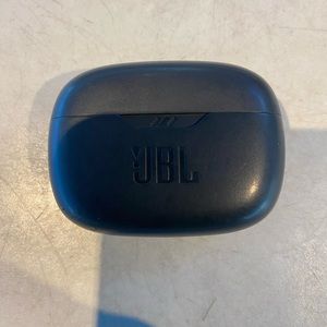 JBL Charging case